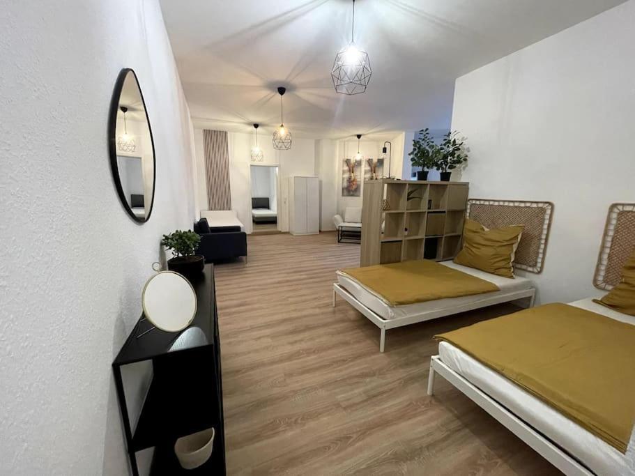 150Qm - 5 Rooms - Free Parking - Mallibase Apartments Hannover Buitenkant foto