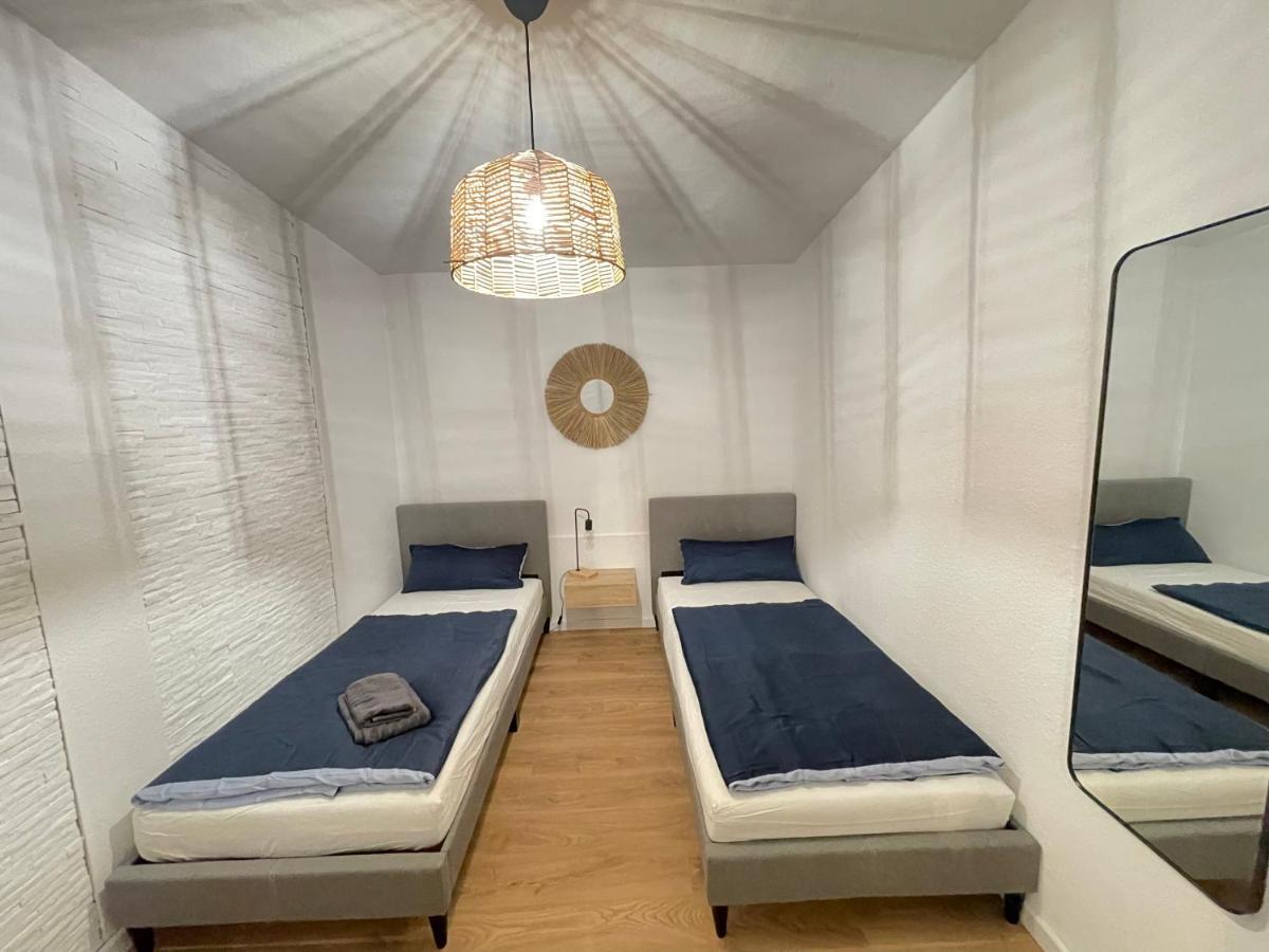 150Qm - 5 Rooms - Free Parking - Mallibase Apartments Hannover Buitenkant foto