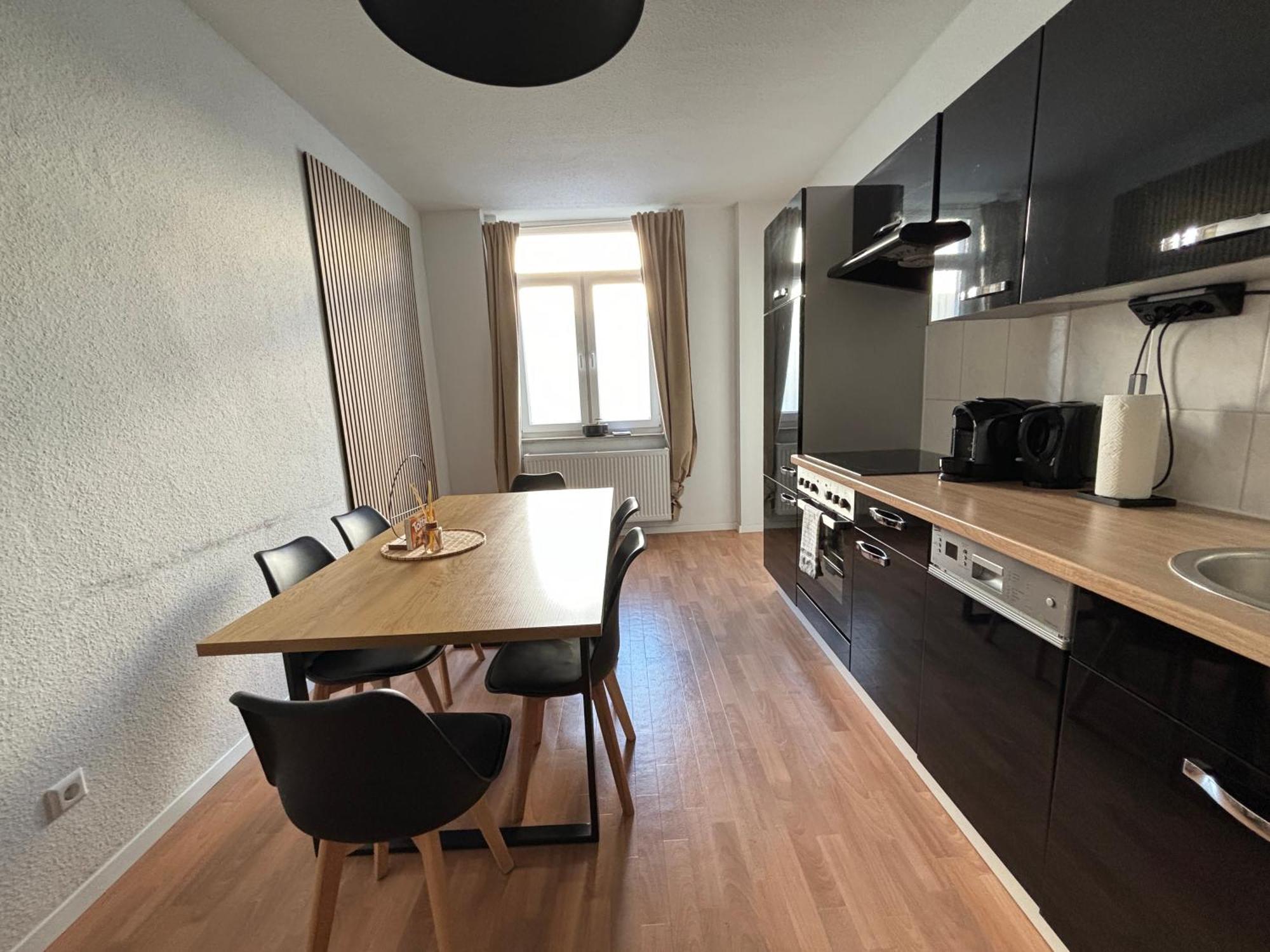 150Qm - 5 Rooms - Free Parking - Mallibase Apartments Hannover Buitenkant foto